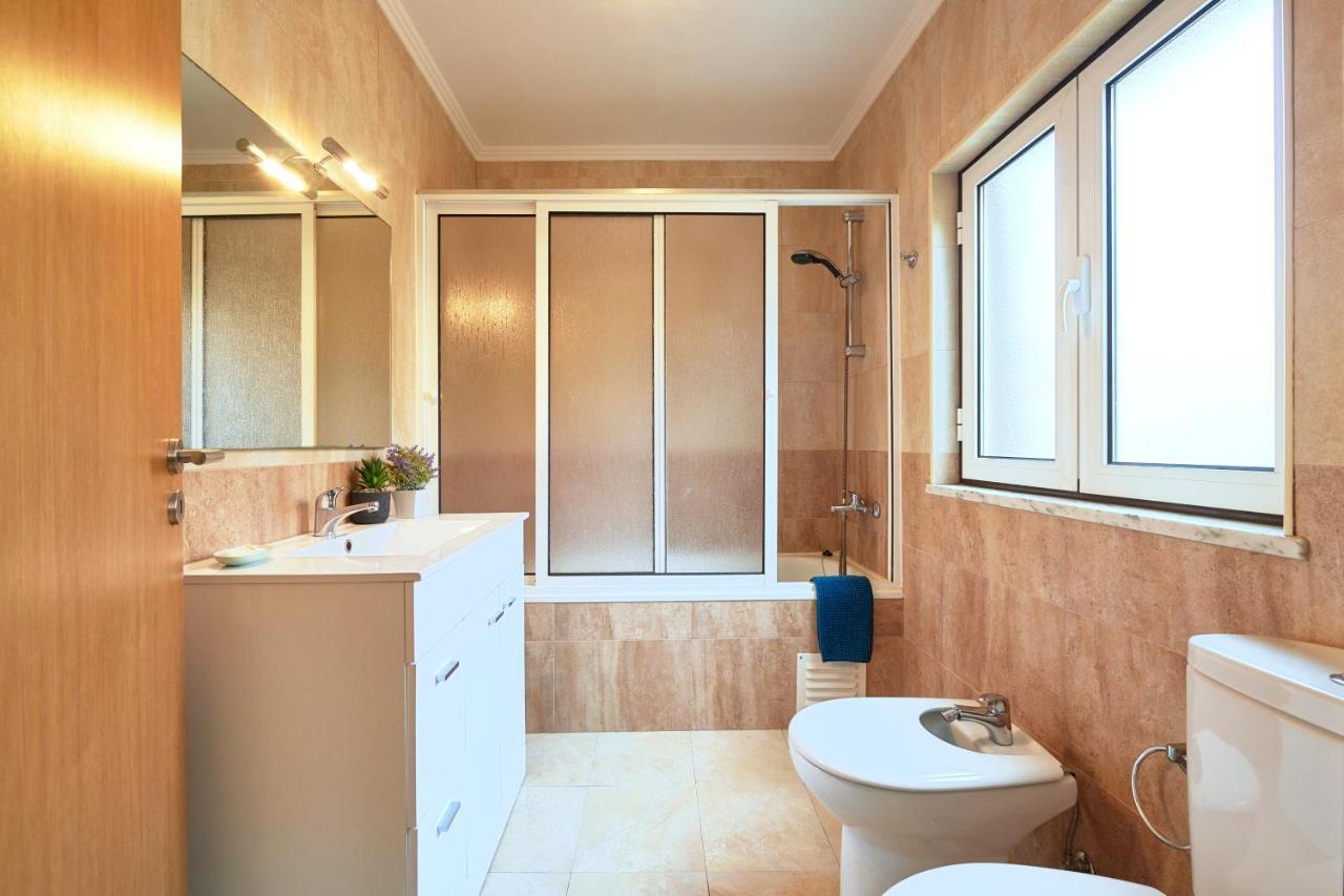 Spacious And Renovated Apartment With Amazing Patio, By Timecooler Lisboa Eksteriør billede